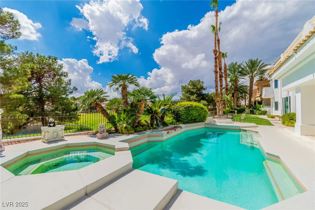 23 Cascade Creek, Las Vegas, NV 89113