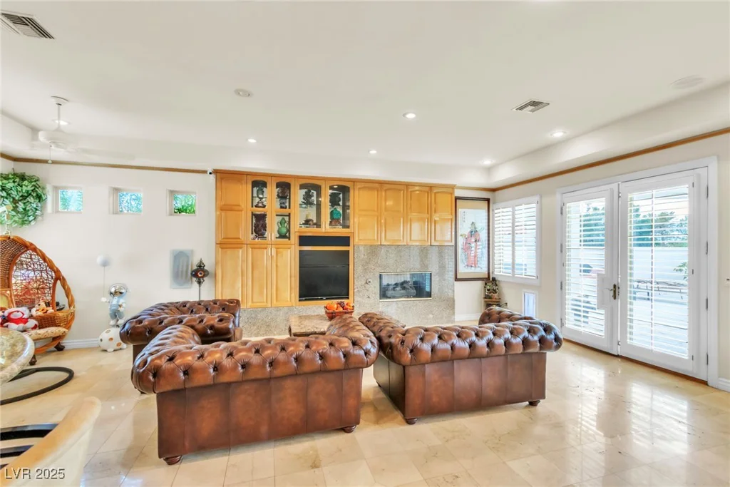 23 Cascade Creek, Las Vegas, NV 89113