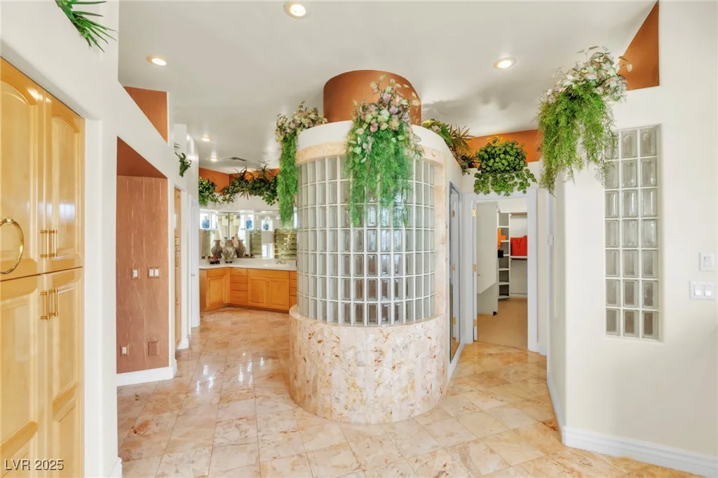 23 Cascade Creek, Las Vegas, NV 89113