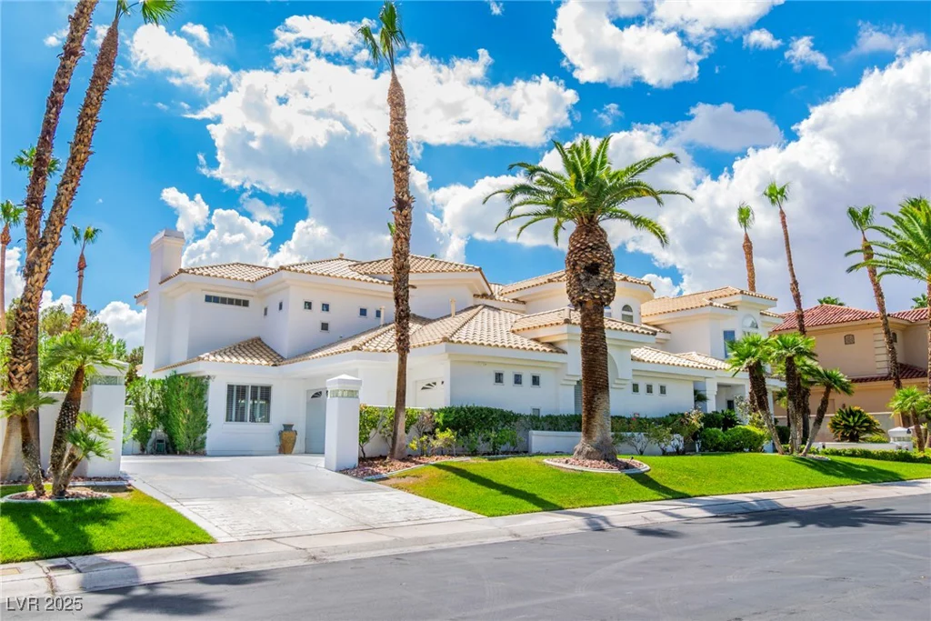 23 Cascade Creek, Las Vegas, NV 89113