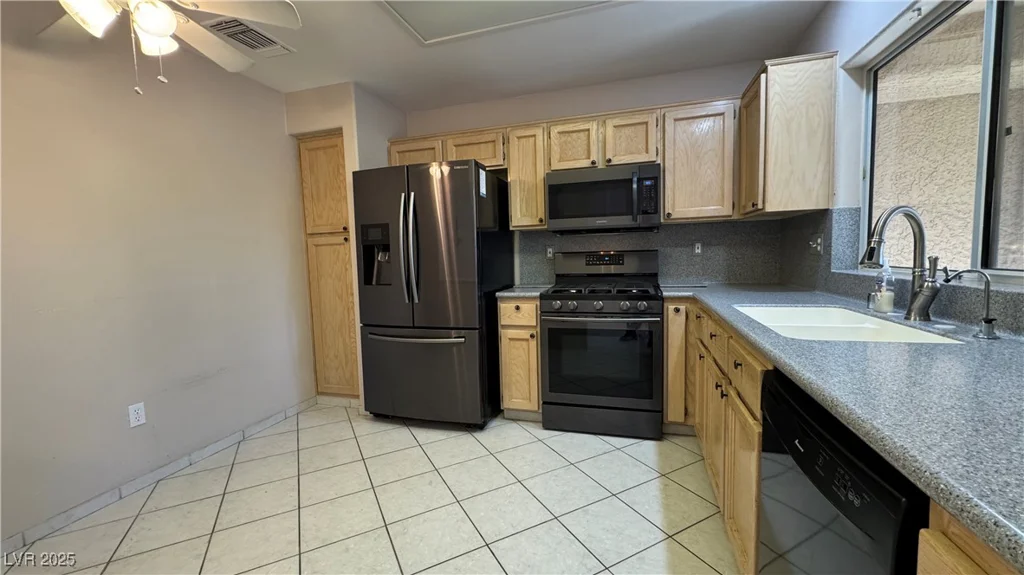 2202 Spring Water, Las Vegas, NV 89134