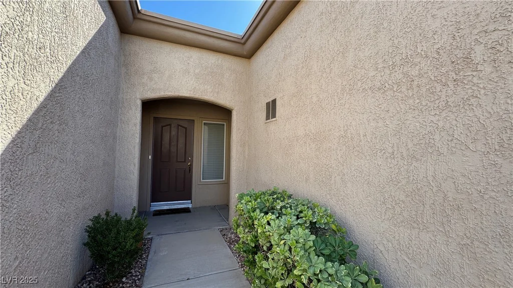 2202 Spring Water, Las Vegas, NV 89134