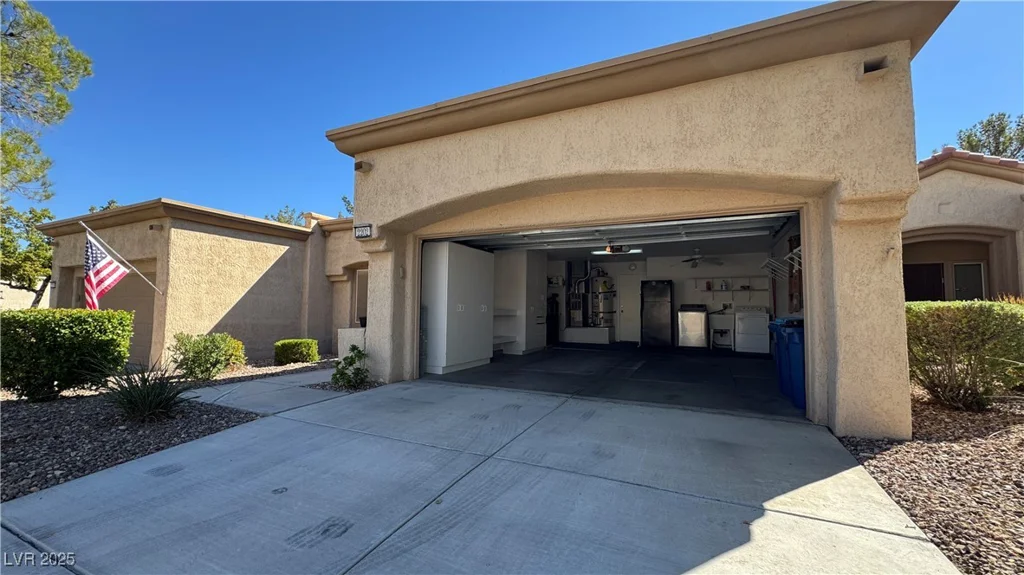 2202 Spring Water, Las Vegas, NV 89134