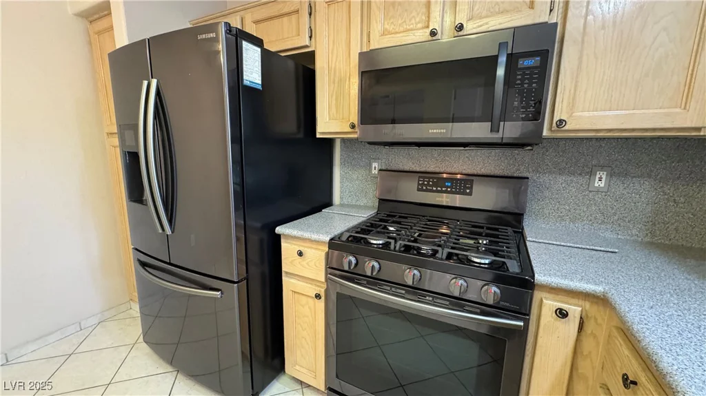 2202 Spring Water, Las Vegas, NV 89134