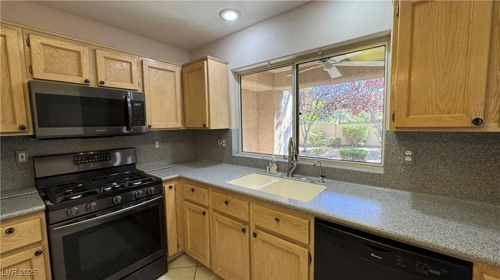 2202 Spring Water, Las Vegas, NV 89134
