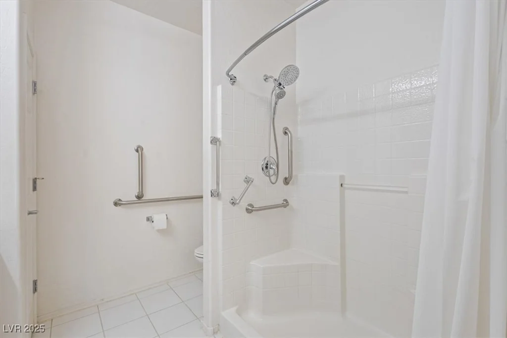7945 Woodlark, North Las Vegas, NV 89084