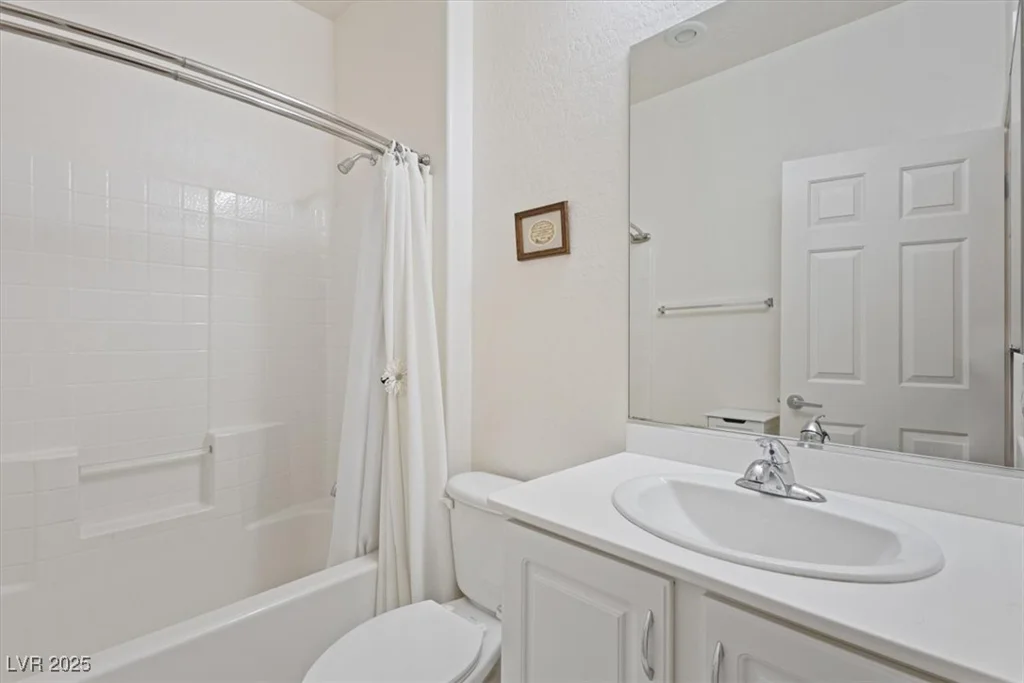 7945 Woodlark, North Las Vegas, NV 89084