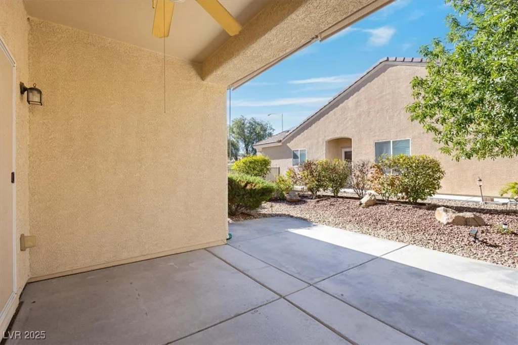 7945 Woodlark, North Las Vegas, NV 89084