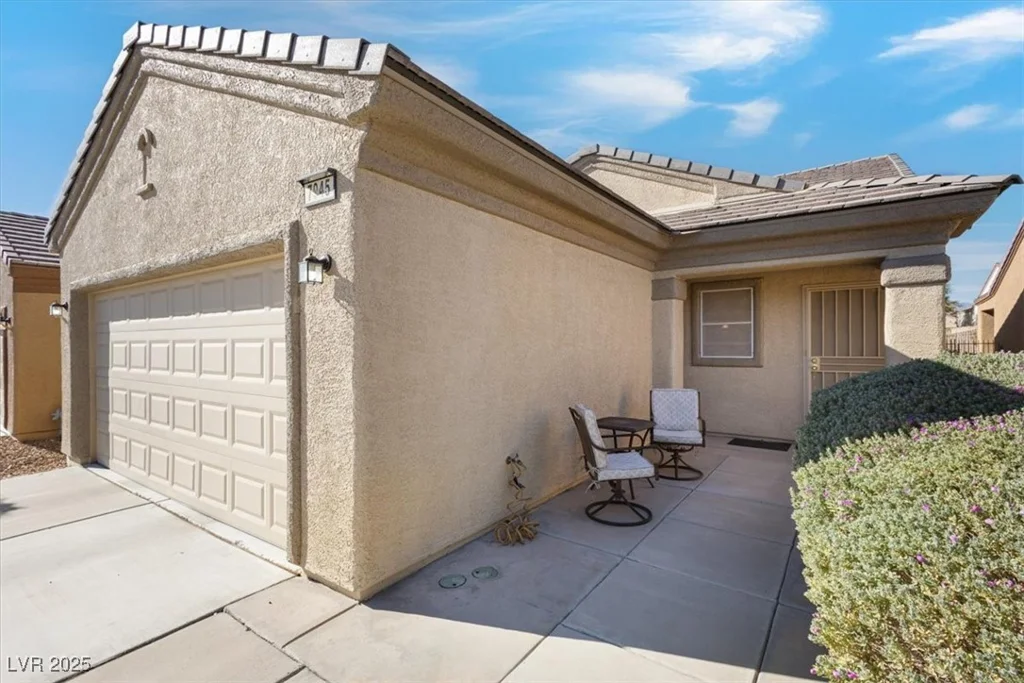 7945 Woodlark, North Las Vegas, NV 89084