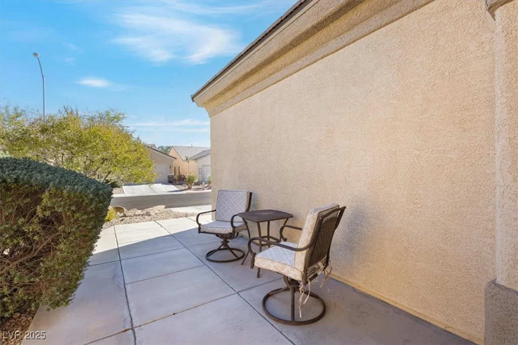 7945 Woodlark, North Las Vegas, NV 89084