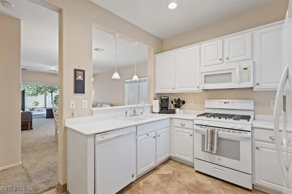 7945 Woodlark, North Las Vegas, NV 89084