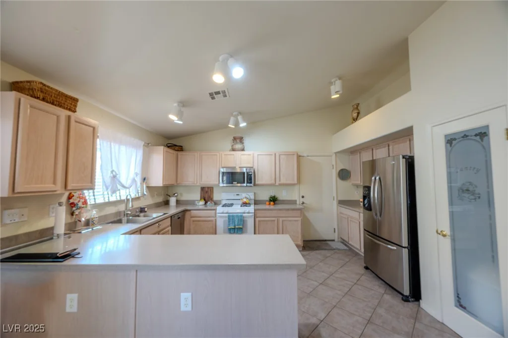 5608 Crowbush Cove, Las Vegas, NV 89122