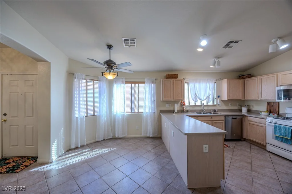 5608 Crowbush Cove, Las Vegas, NV 89122