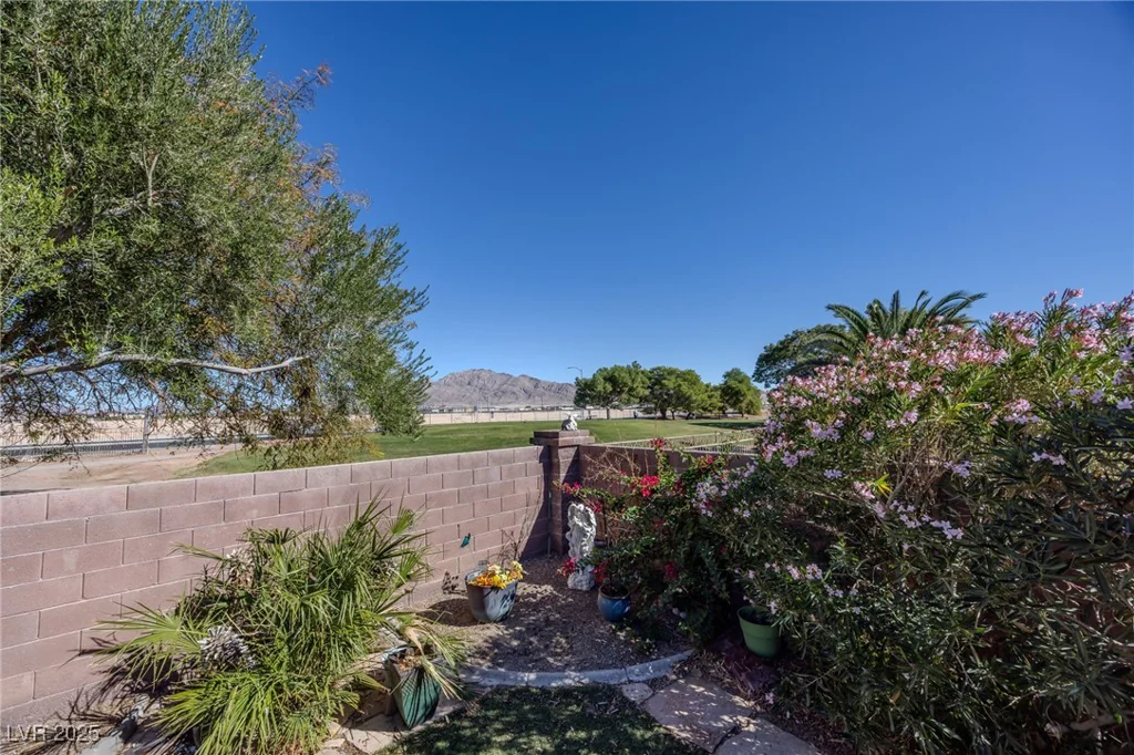 5608 Crowbush Cove, Las Vegas, NV 89122