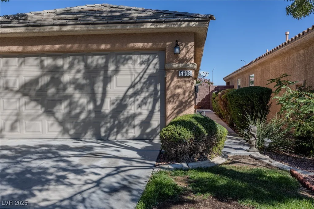 5608 Crowbush Cove, Las Vegas, NV 89122