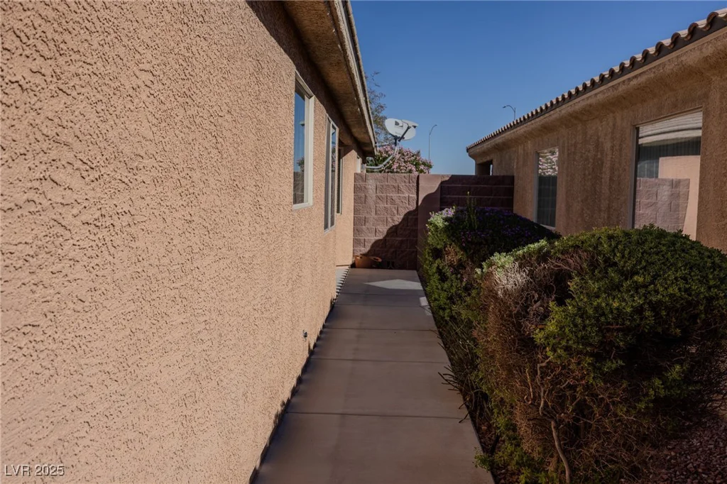 5608 Crowbush Cove, Las Vegas, NV 89122