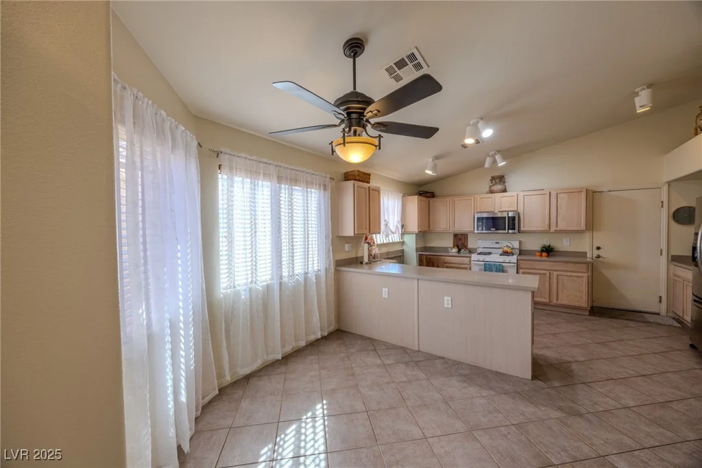 5608 Crowbush Cove, Las Vegas, NV 89122