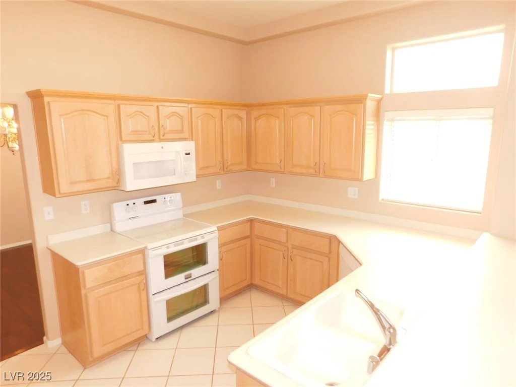 3028 Isaac River, Las Vegas, NV 89134