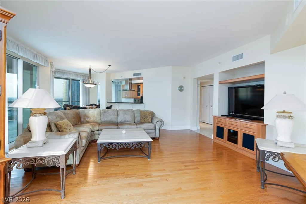 2747 Paradise, Las Vegas, NV 89109