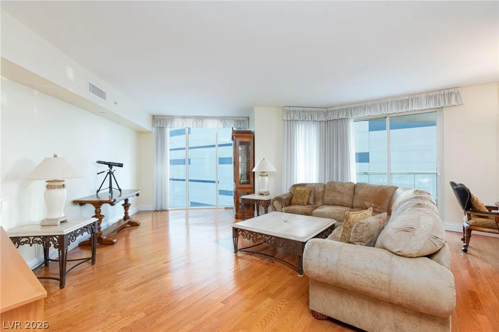 2747 Paradise, Las Vegas, NV 89109