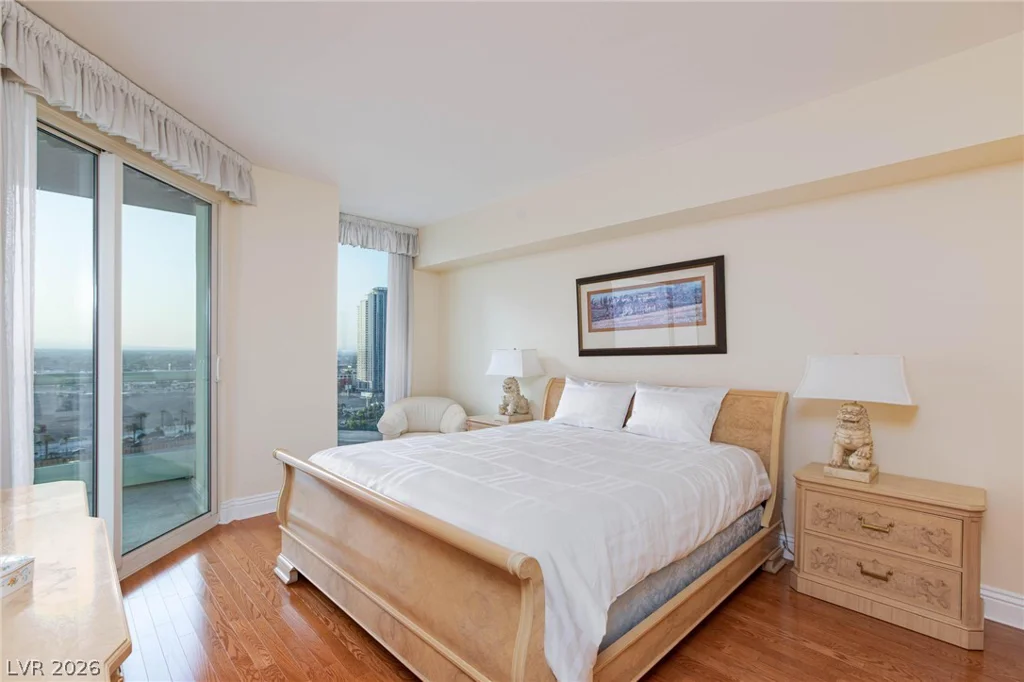 2747 Paradise, Las Vegas, NV 89109