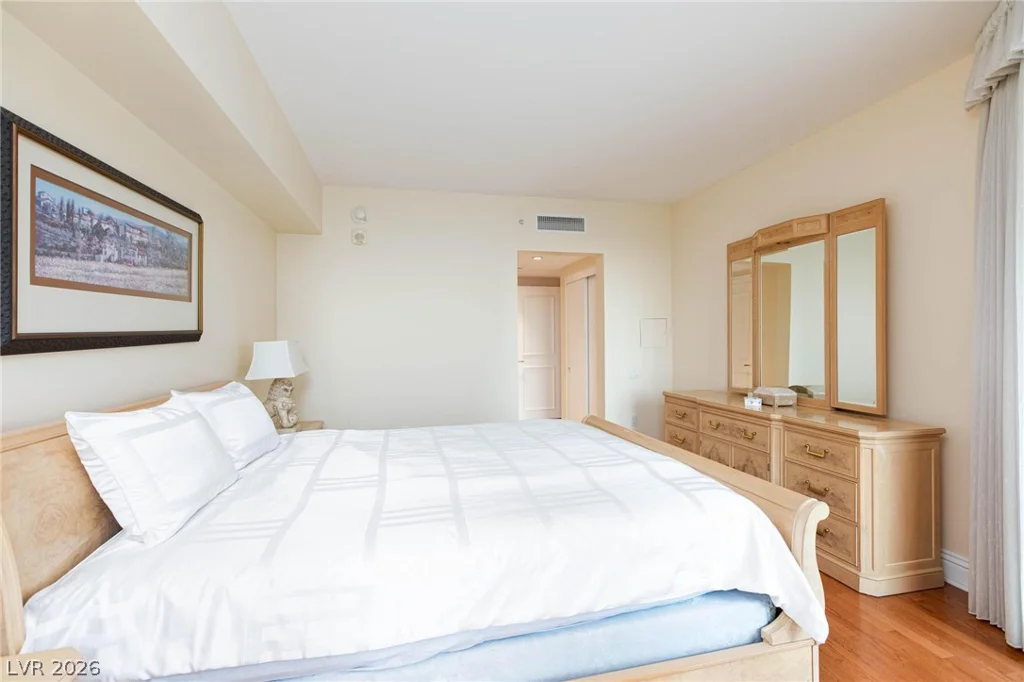 2747 Paradise, Las Vegas, NV 89109