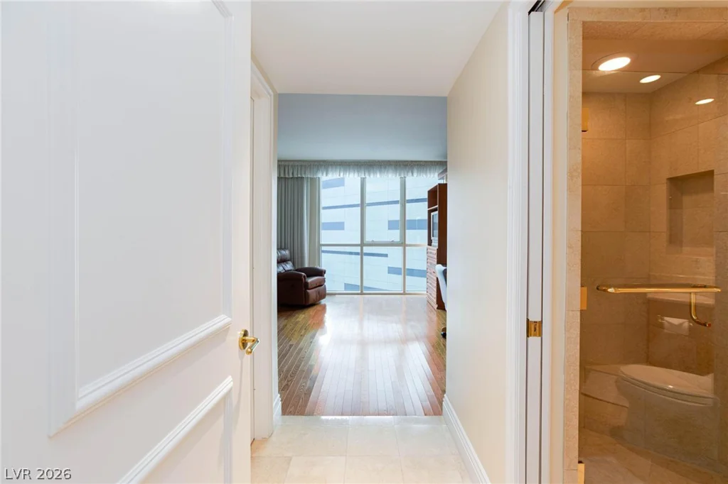 2747 Paradise, Las Vegas, NV 89109
