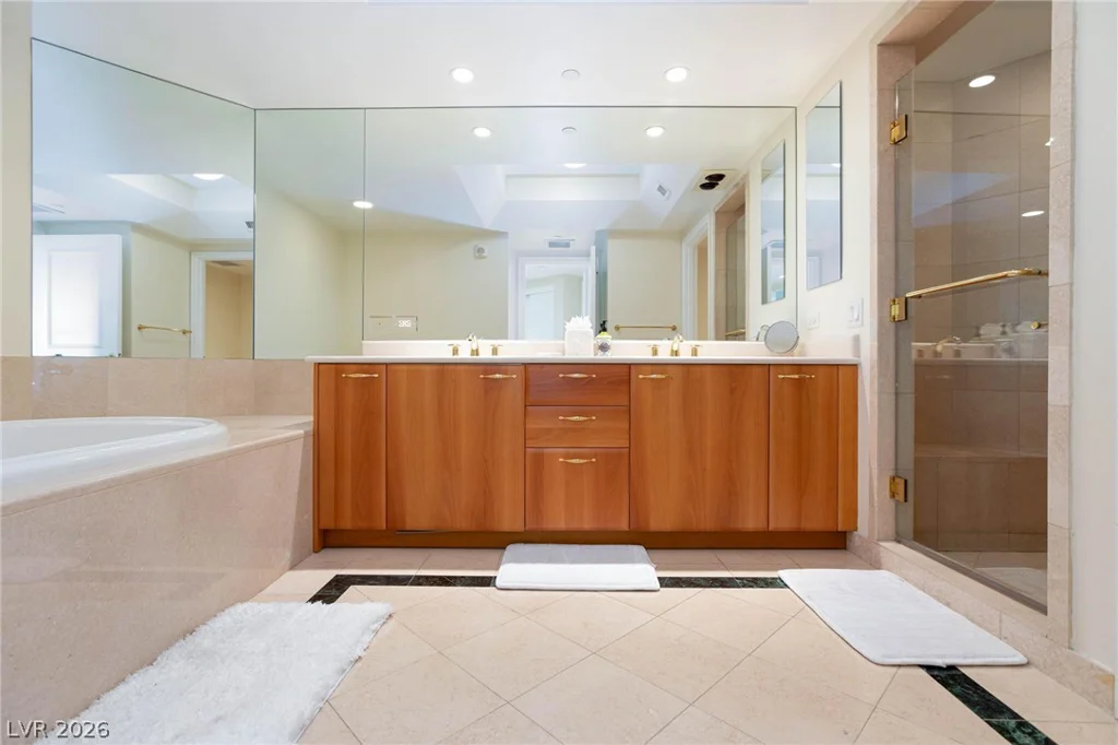 2747 Paradise, Las Vegas, NV 89109