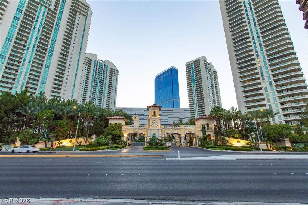 2747 Paradise, Las Vegas, NV 89109