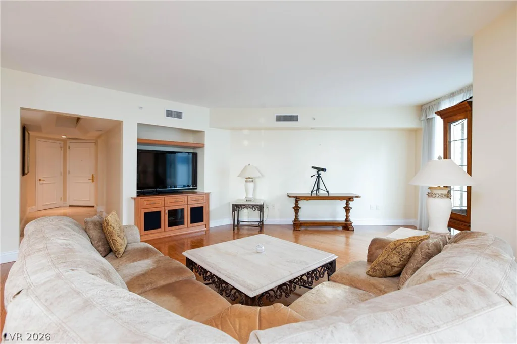 2747 Paradise, Las Vegas, NV 89109