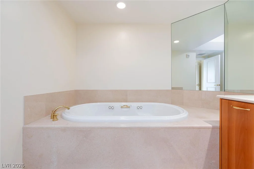 2747 Paradise, Las Vegas, NV 89109