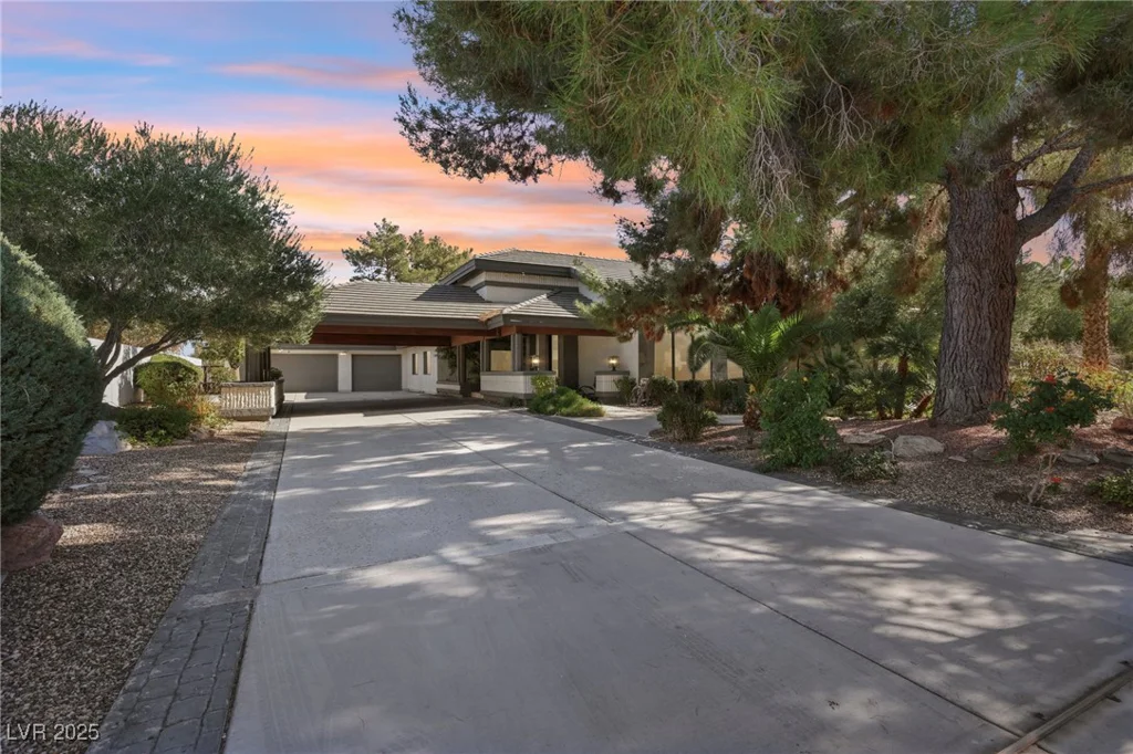 3140 Montessouri, Las Vegas, NV 89117
