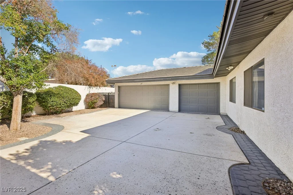 3140 Montessouri, Las Vegas, NV 89117