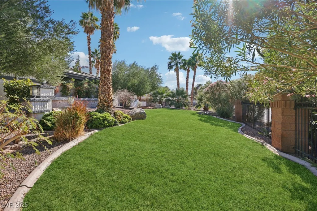 3140 Montessouri, Las Vegas, NV 89117