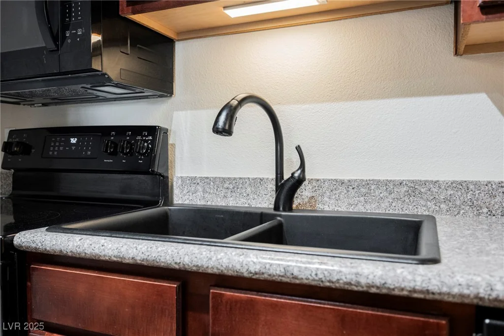 2451 Rainbow, Las Vegas, NV 89108