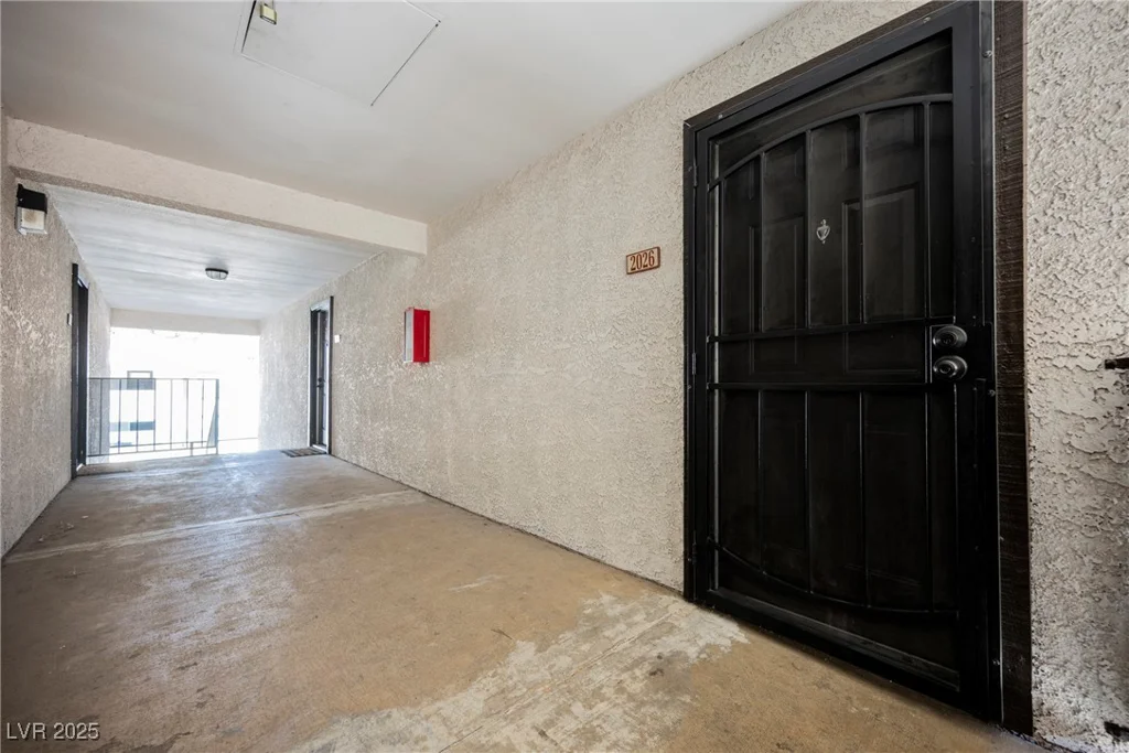 2451 Rainbow, Las Vegas, NV 89108