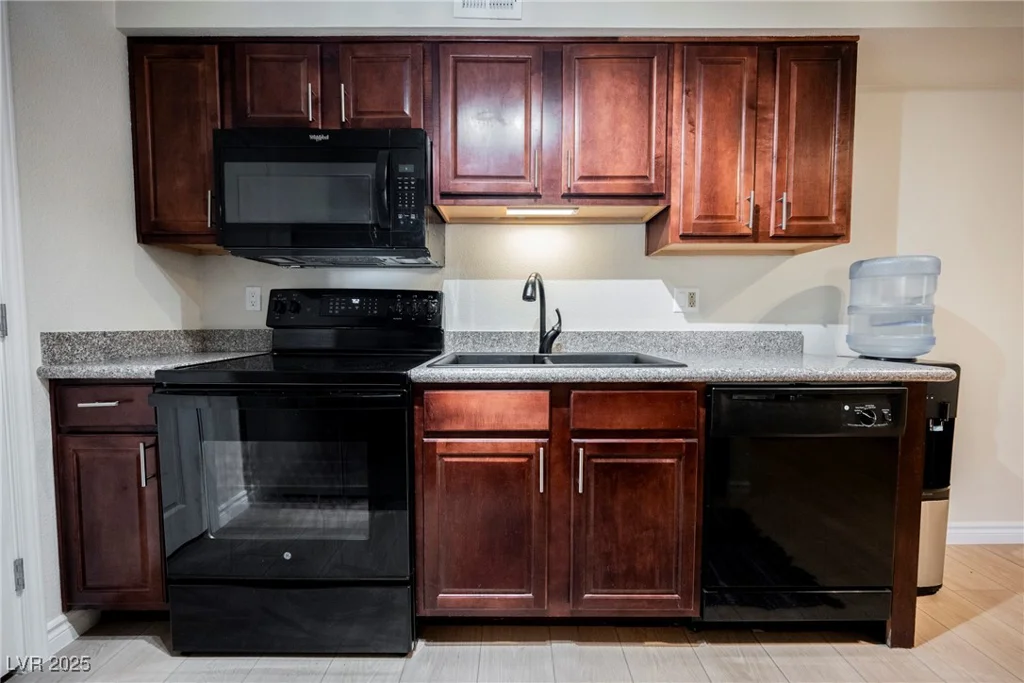 2451 Rainbow, Las Vegas, NV 89108