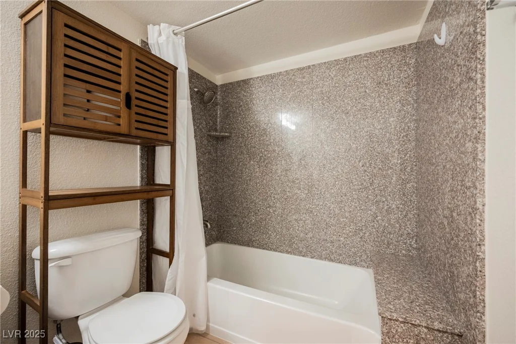 2451 Rainbow, Las Vegas, NV 89108