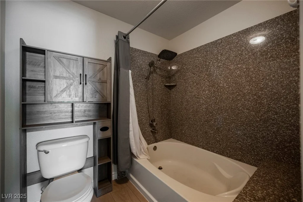 2451 Rainbow, Las Vegas, NV 89108