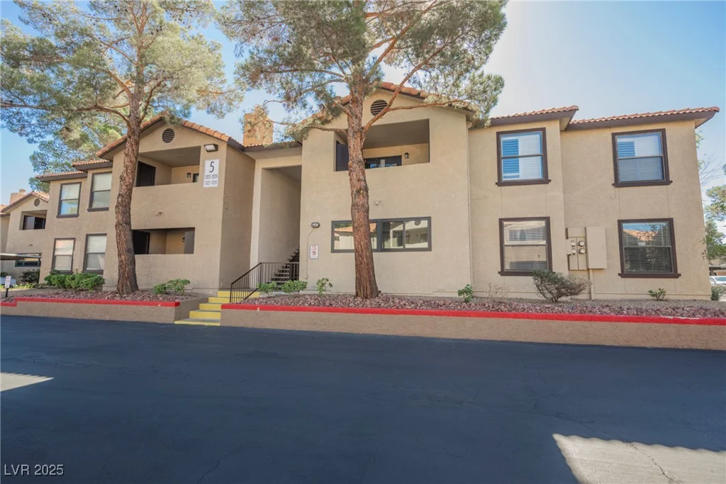 2451 Rainbow, Las Vegas, NV 89108