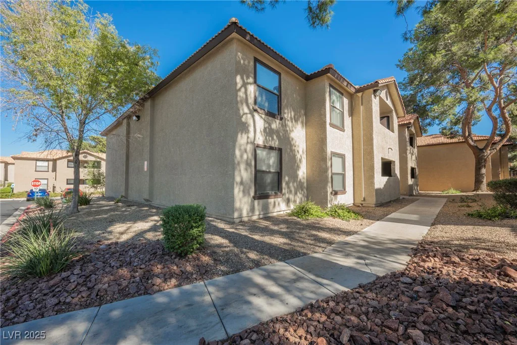 2451 Rainbow, Las Vegas, NV 89108