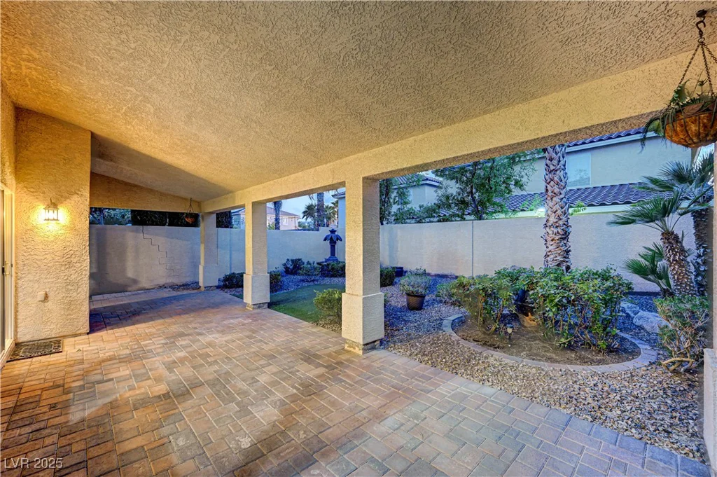 10921 Calcedonian, Las Vegas, NV 89141