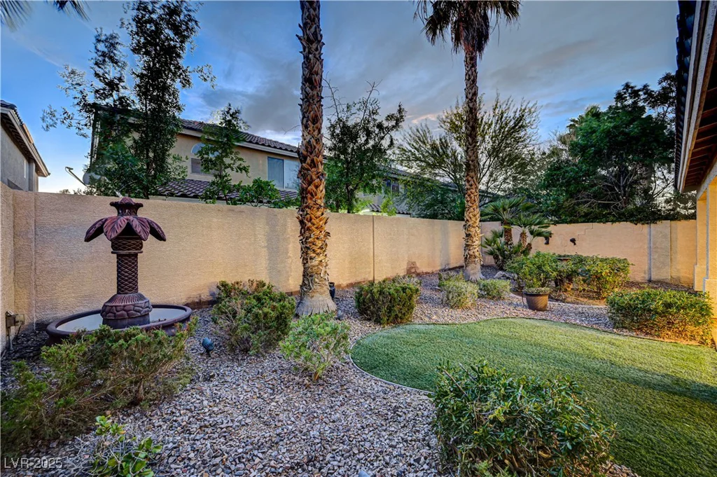 10921 Calcedonian, Las Vegas, NV 89141