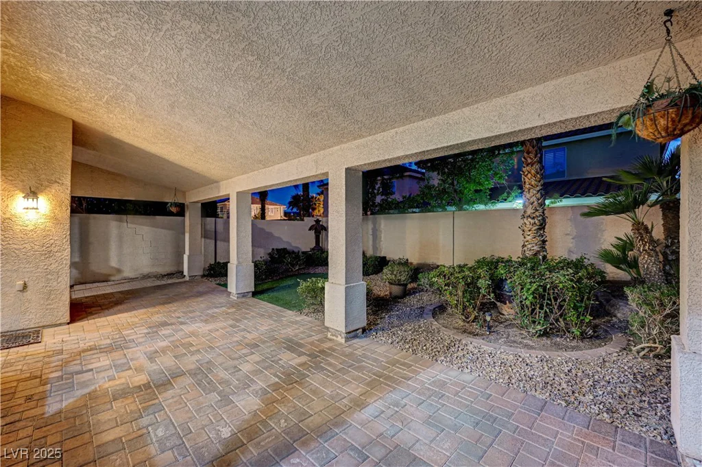 10921 Calcedonian, Las Vegas, NV 89141