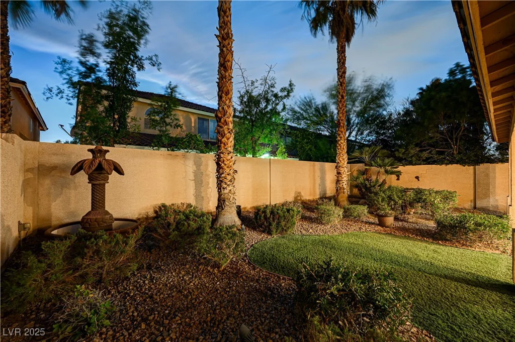 10921 Calcedonian, Las Vegas, NV 89141