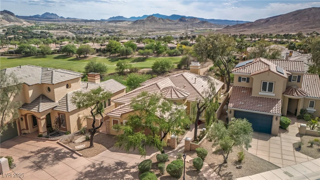 32 Cerchio Basso, Henderson, NV 89011