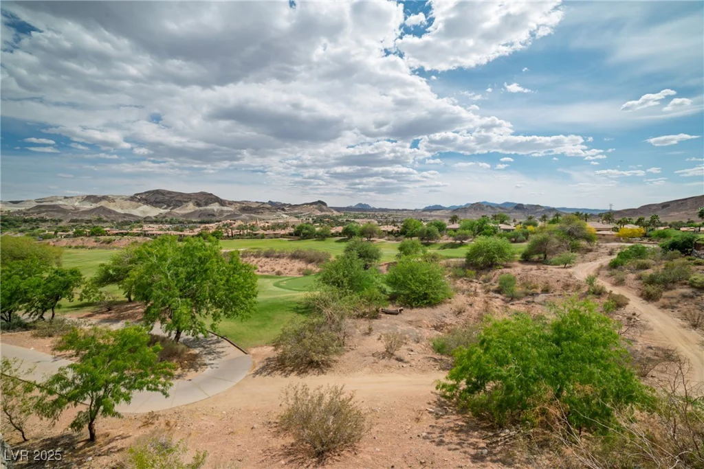 32 Cerchio Basso, Henderson, NV 89011