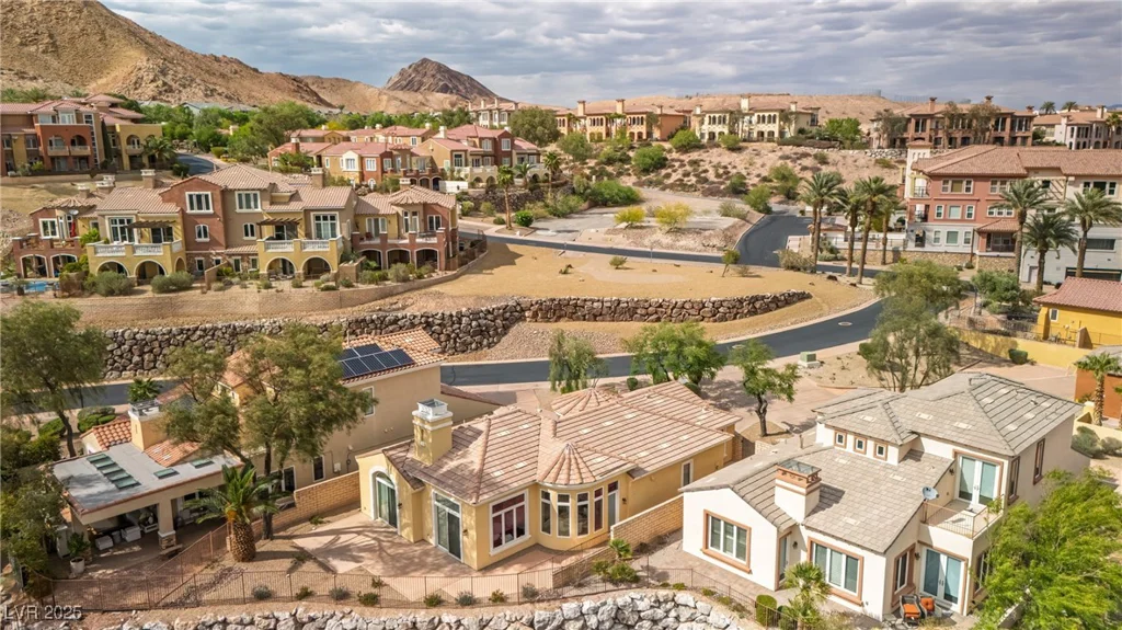 32 Cerchio Basso, Henderson, NV 89011