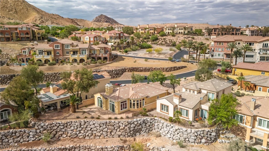 32 Cerchio Basso, Henderson, NV 89011