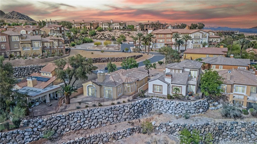 32 Cerchio Basso, Henderson, NV 89011